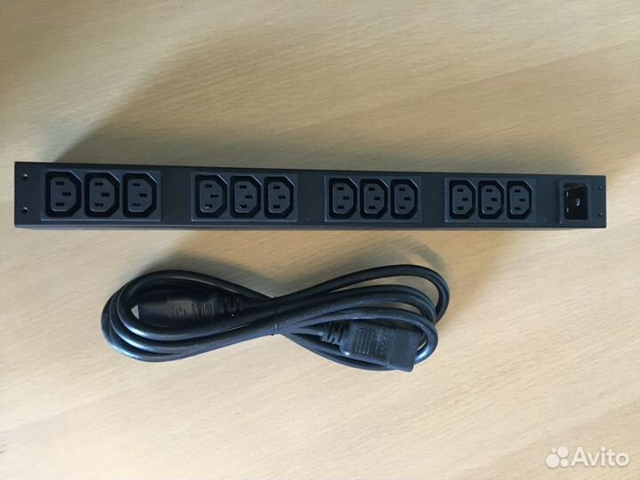 Блок розеток APC AP9565 Rack PDU Basic, 1U