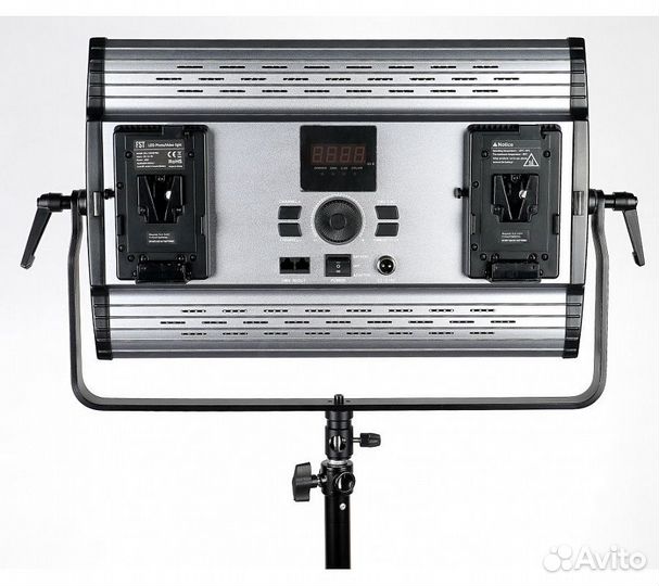 Светодиодный осветитель FST SFL-120WBPro