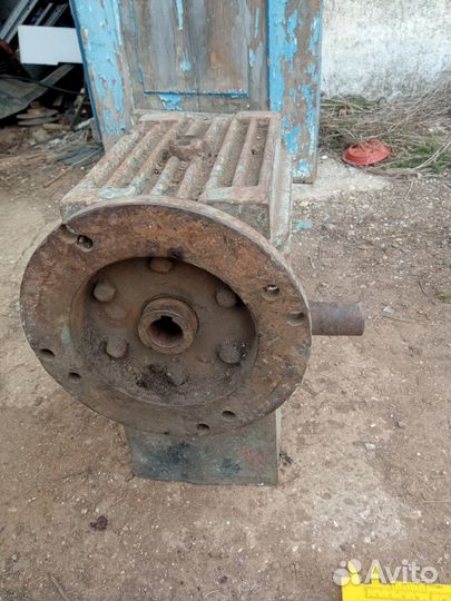 Редуктор угловой