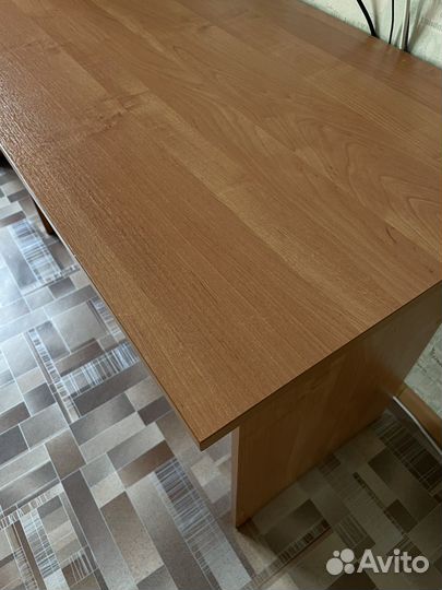 Письменный стол