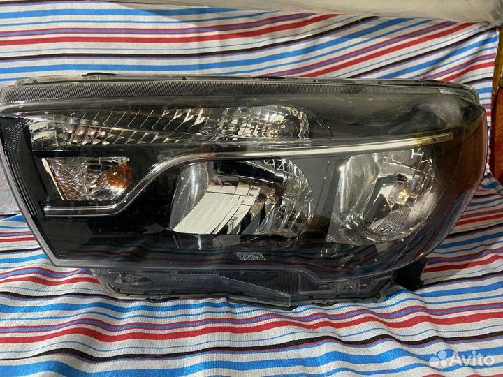 Передние фары Vesta