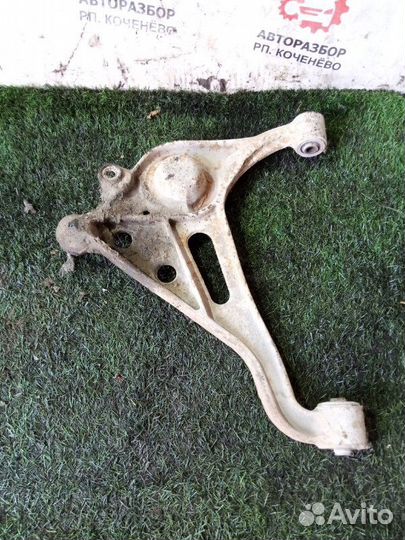 Рычаг подвески передний правый Suzuki Escudo G16A