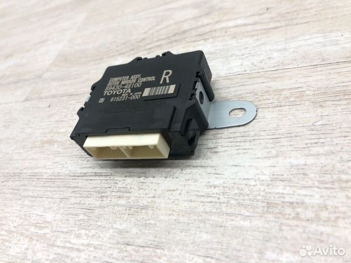 Блок управления передний правый Lexus Rx350L/450Hl