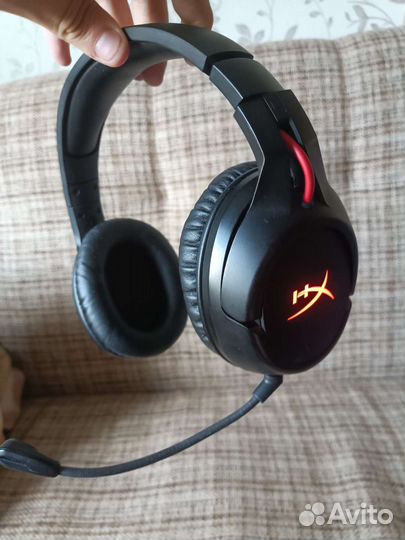 Беспроводные наушники hyperx cloud flight
