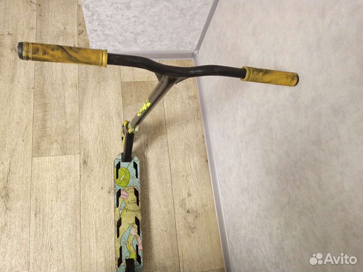 Трюковой самокат