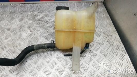 Бачок расширительный cadillac CTS 1 (UKR05NP01)