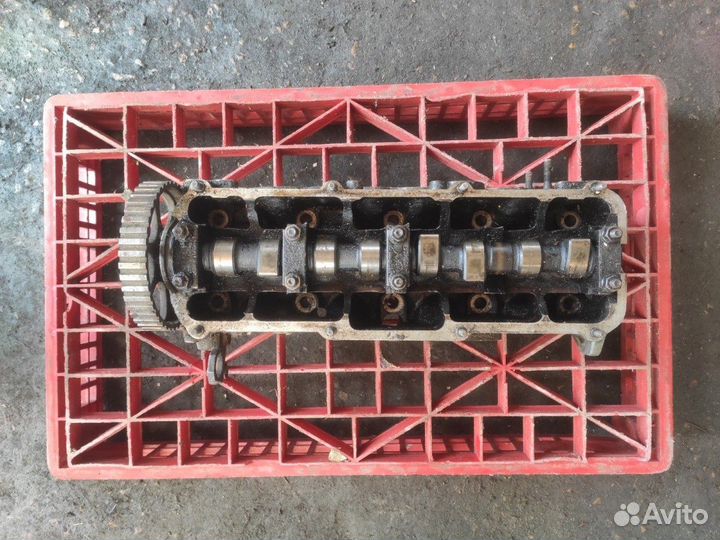 Головка блока цилиндров Volkswagen Passat B3 1.8