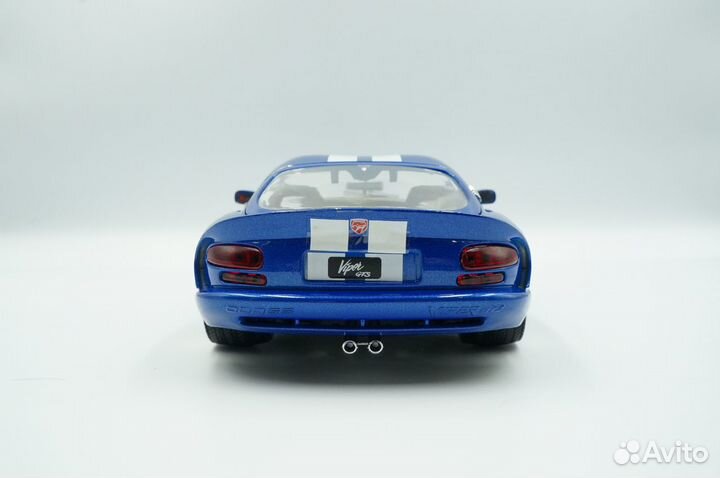 Bburago 1:18 Dodge Viper GTS Coupe