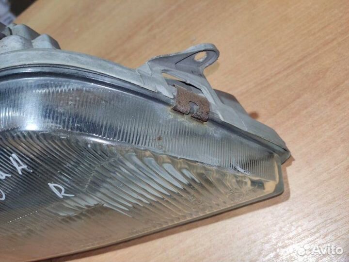Фара правая Opel Omega A универсал 2.0 1989
