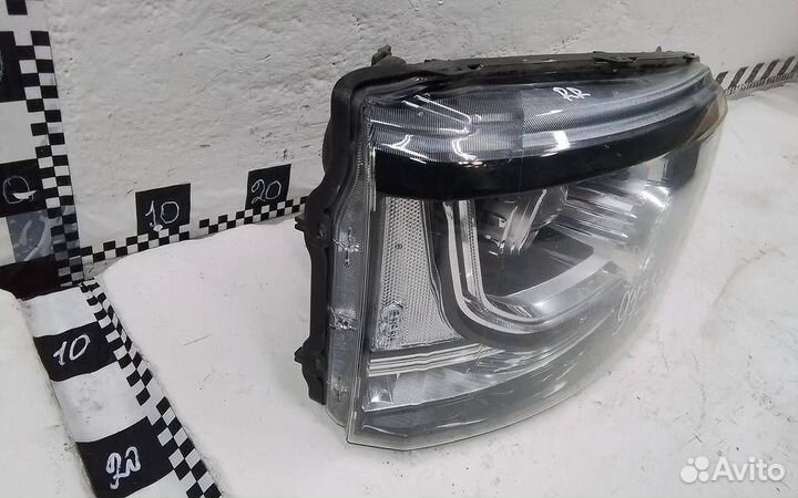 Фара правая Land Rover Discovery IV