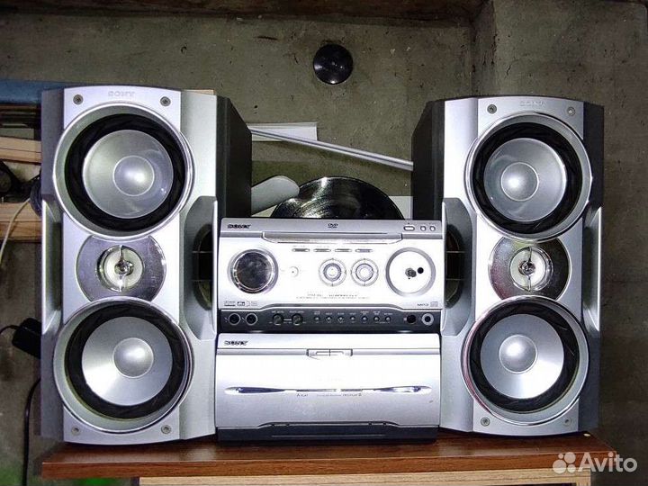 Продам музыкальный центр Sony