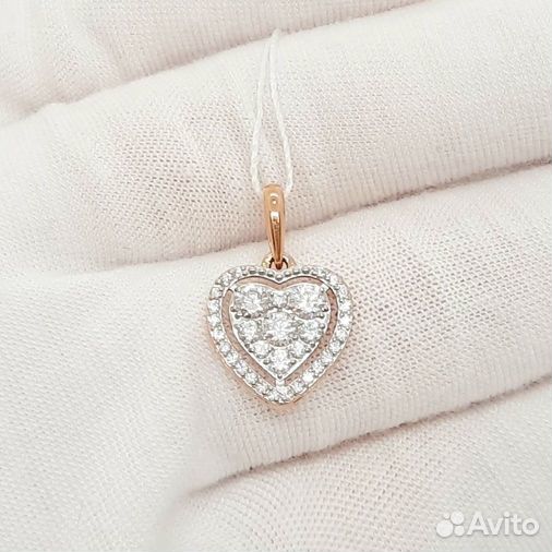 Золотая подвеска с камнем