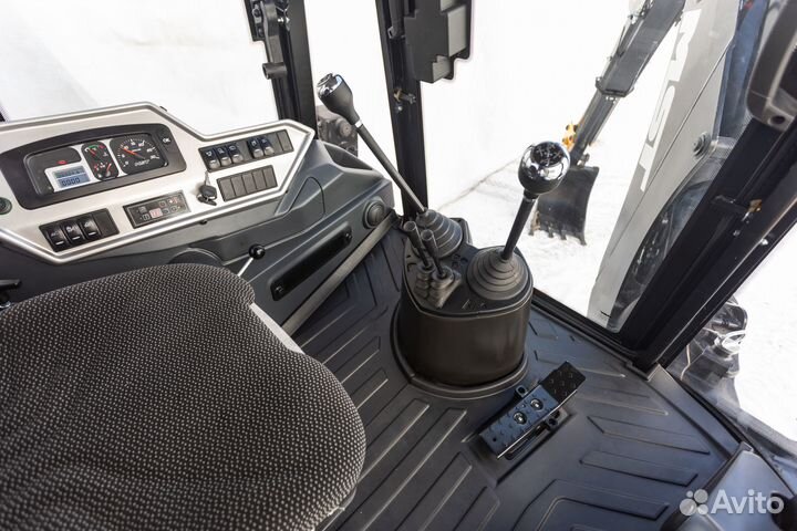 Экскаватор-погрузчик MST M542 S, 2023