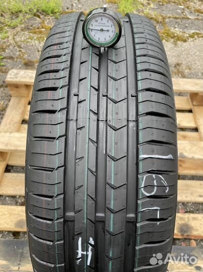 Continental ContiPremiumContact 5 215/65 R16