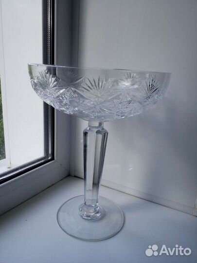 Хрустальная ваза