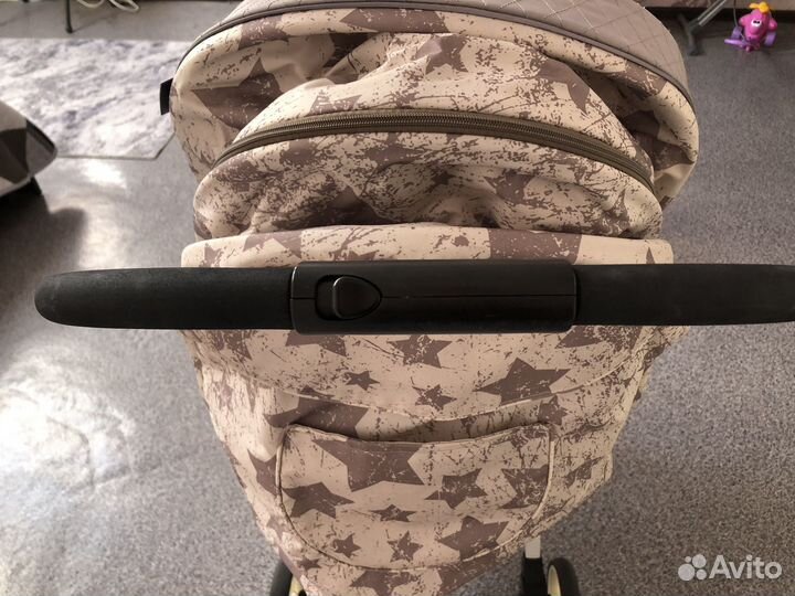 Прогулочная коляска трость