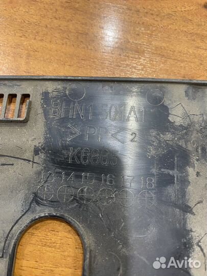 Накладка решетки радиатора Mazda 3 BM BN