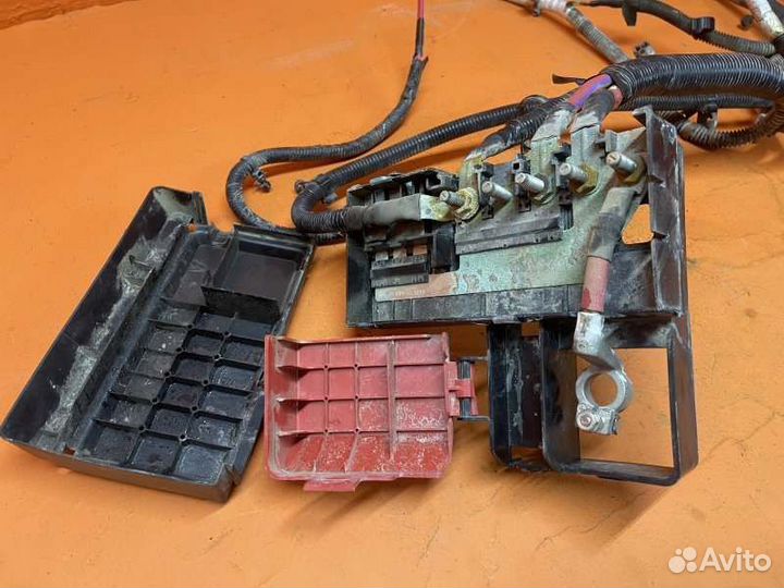 Блок предохранителей АКБ Chevrolet Tahoe 5.3 2015