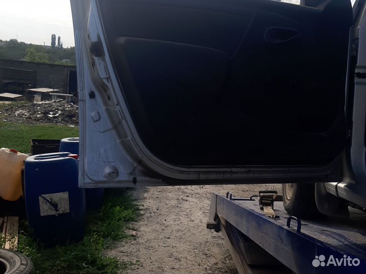 Левая дверь рено логон лада ларгус