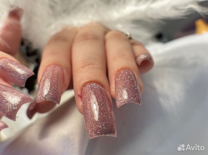 Процедура маникюра в премиальном салоне