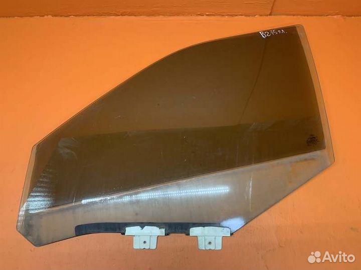 Стекло двери переднее левое Ford Explorer U502 3.5