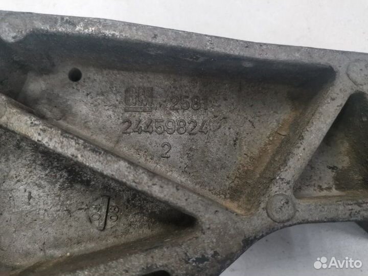 Кронштейн опоры двигателя задний Opel Astra