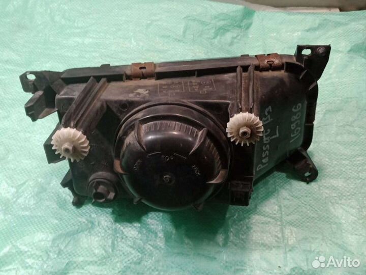 Фара левая Volkswagen Passat B3