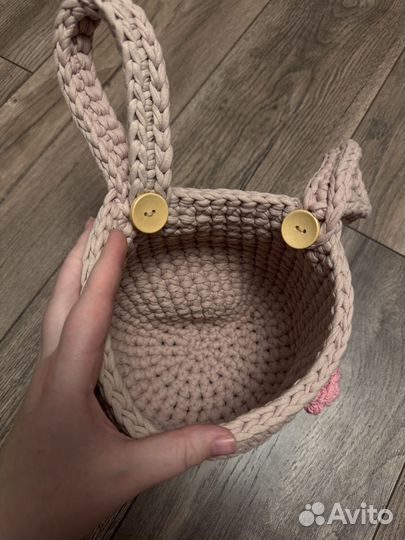 Корзина вязаная на детскую кроватку розовая