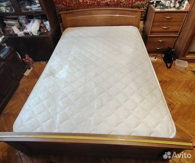 Кровать с матрасом 140*200 (155*215)