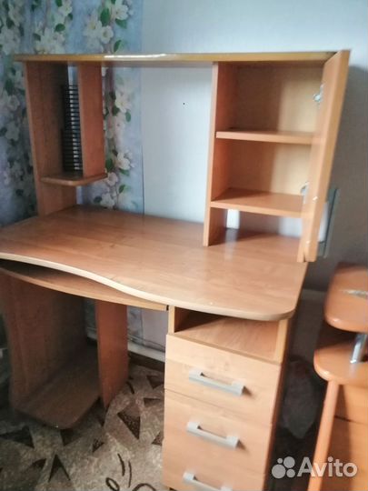 Компьютерный стол