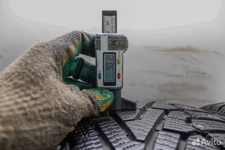 Pirelli Ice Zero 245/40 R18 97H