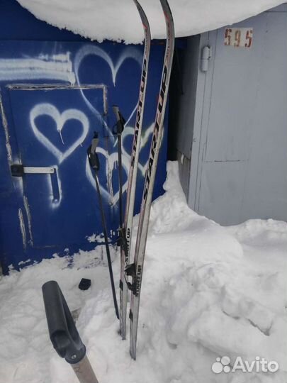 Лыжи беговые 185 см