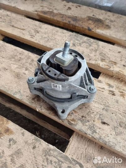 Подушка крепления двигателя передняя левая BMW 4