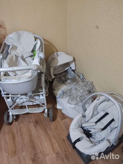 Прогулочная коляска и детское сиденье