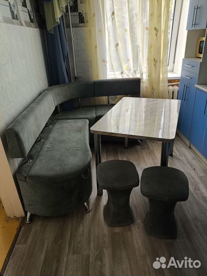 Мягкий кухонный уголок