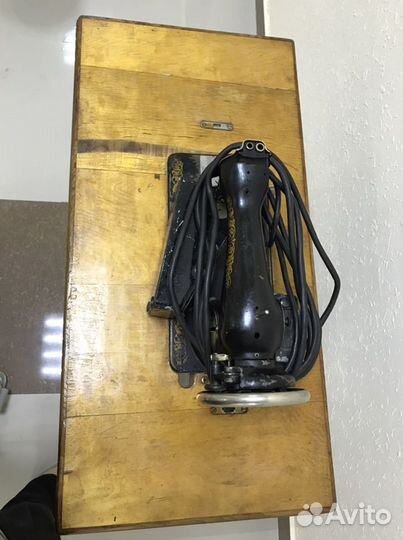 Швейная машинка на станине