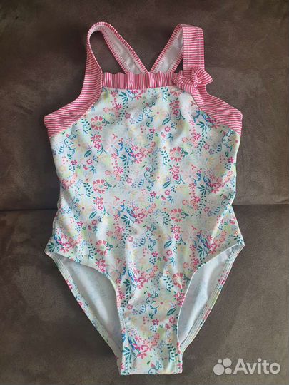 Купальник для девочки новый 98-104