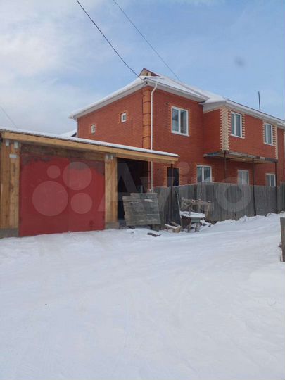 Дом 180 м² на участке 3 сот.