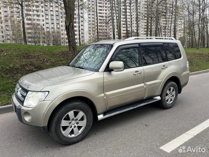 Mitsubishi Pajero 3.2 AT, 2008, 272 354 км