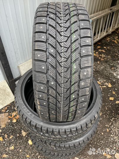 Tri Ace Snow White II 275/55 R19 111H