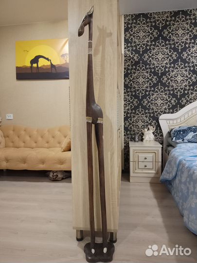 Интерьерные жираф и геккон