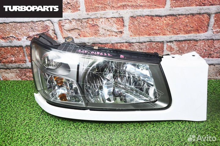 Фара передняя правая Subaru Forester SG5 EJ20