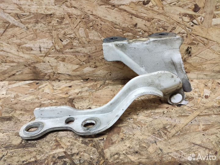 Петля капота левая Chevrolet Epica