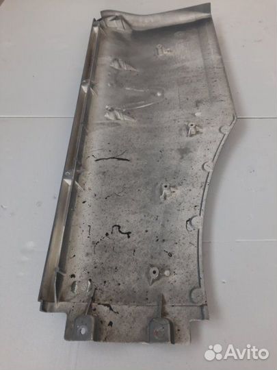 Накладка крыла правая Man Tgx 18.440 дизель 2016