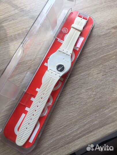 Часы swatch белые white rebel