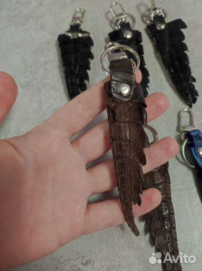Брелок хвост крокодила
