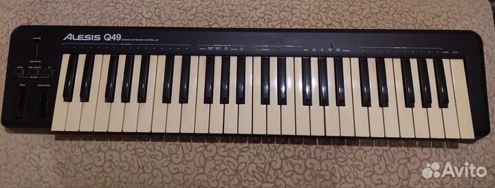 Полноразмерная миди-клавиатура