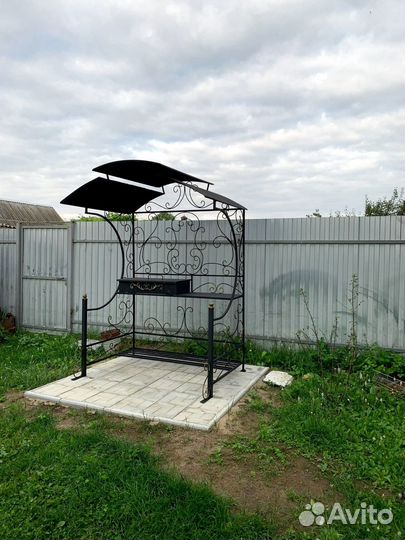 Мангал с крышей