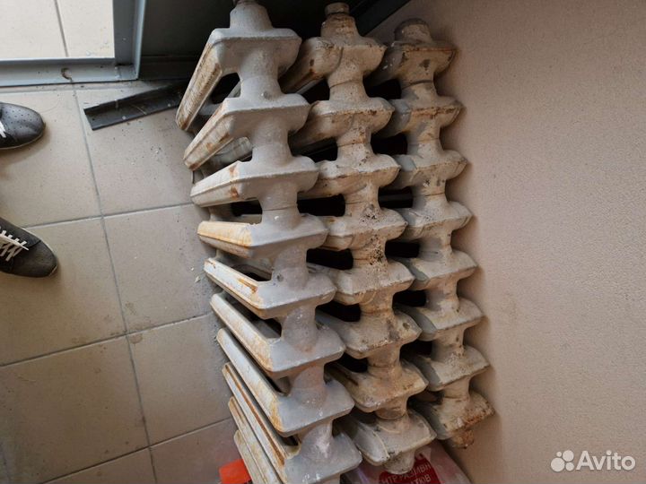 Продам чугунные батареи
