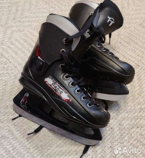 Коньки хоккейные